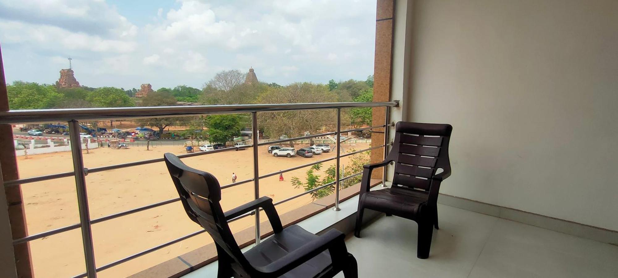 Srirathna Temple View Inn Thanjavur Eksteriør bilde
