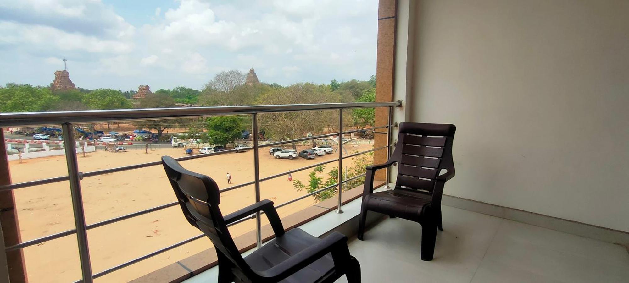 Srirathna Temple View Inn Thanjavur Eksteriør bilde